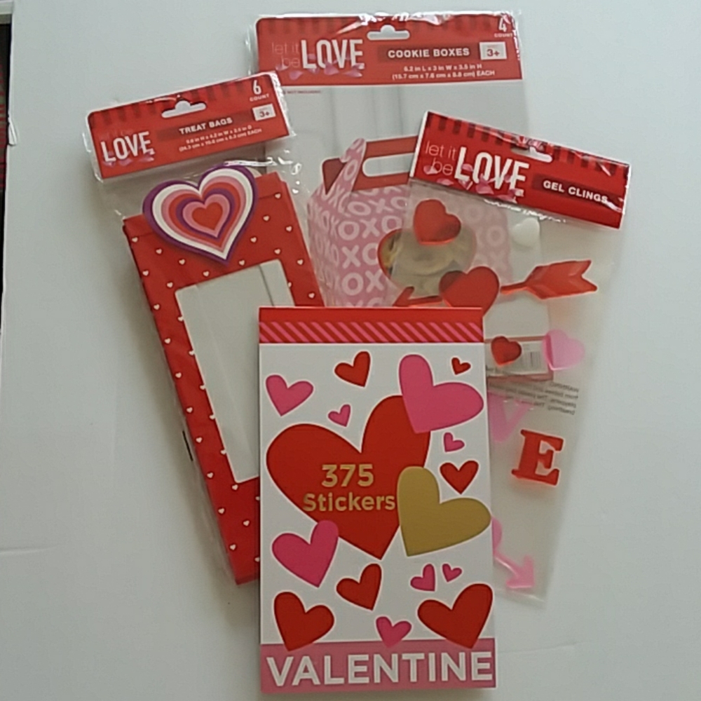 4 PC VALENTINE'S DAY GEL CLING BOXES STICKERS BAGS HEARTS